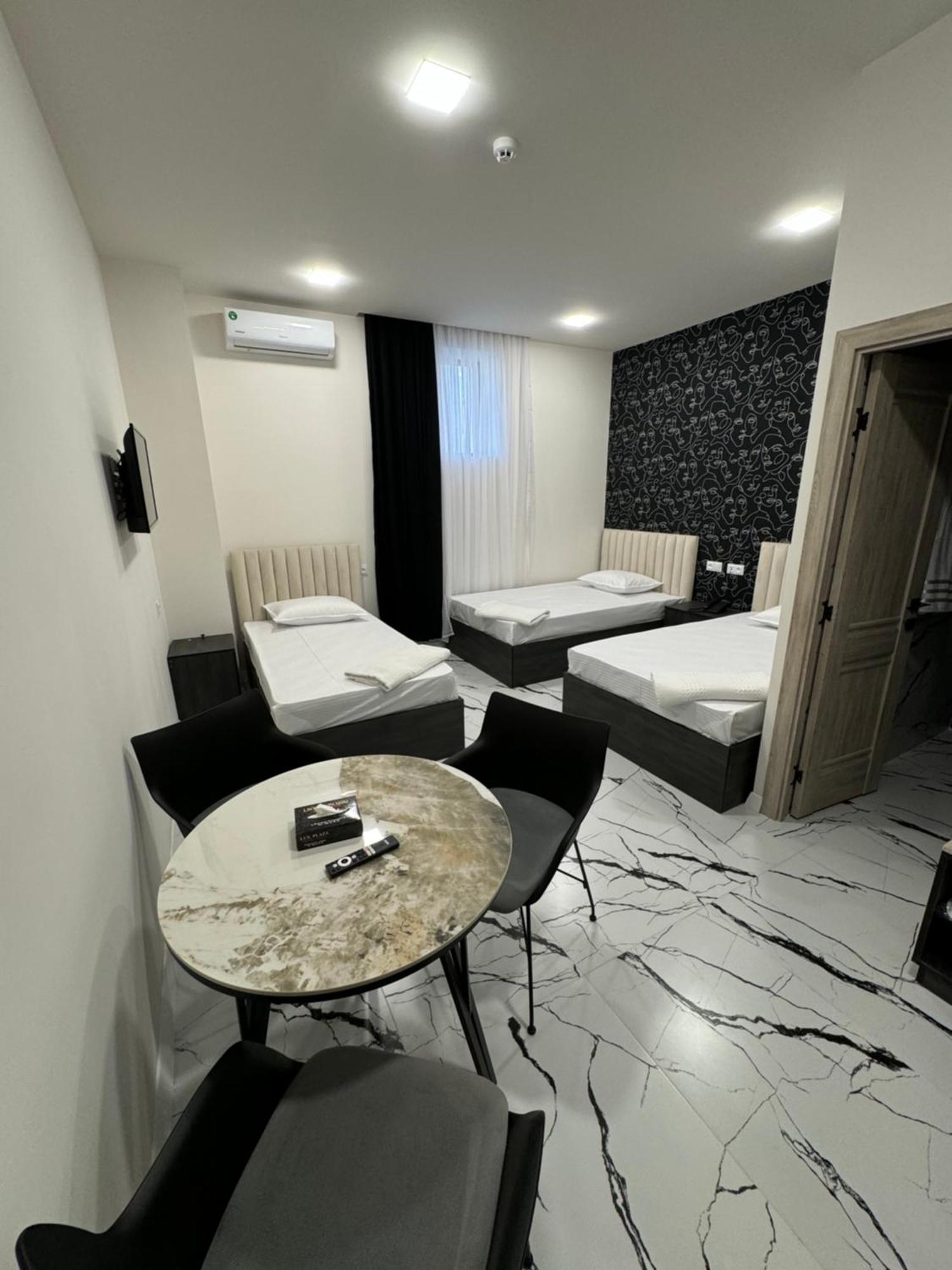 Hotel Lux Plaza P'arak'ar Exterior foto